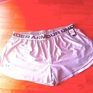 P**NWT women's Plus shorts by Under Armour, gray sz 3X. MSRP $30